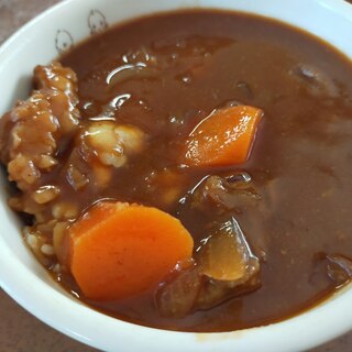 隠し味はサルチャ♪ルーを使ったカレー